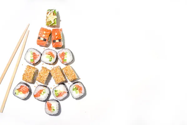 Świąteczny Zestaw Sushi Zabawnie Urządzonymi Rolkami Takimi Jak Świąteczne Symbole — Zdjęcie stockowe