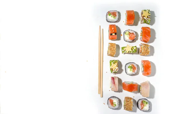 Set Sushi Navideño Con Divertidos Rollos Decorados Como Símbolos Navidad — Foto de Stock