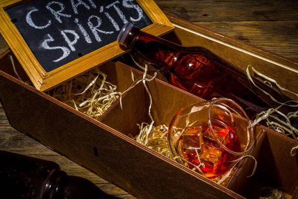 Alcool Espirituoso Artesanal Várias Garrafas Vidro Com Mão Trabalhada Bebidas — Fotografia de Stock