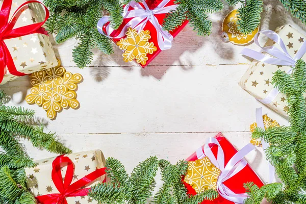 Fundo Cartão Tradicional Natal Saudação Caixas Presente Brancas Vermelhas Com — Fotografia de Stock