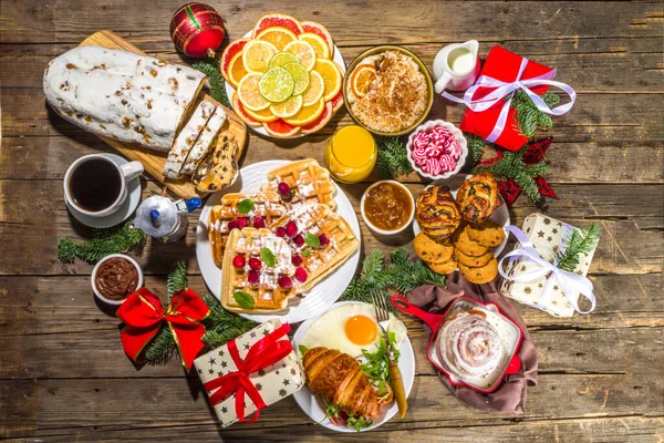 Festive Christmas Morning Breakfast Brunch Table Traditional Foods Pancakes Belgian — Stock Photo, Image