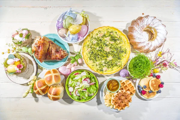 Festive Dinner Easter Brunch Traditional Easter Dishes Family Home Table — Stock Photo, Image