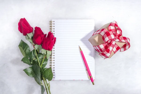 Día San Valentín Fondo Vacaciones Caja Regalo Papel Artesanal Con —  Fotos de Stock