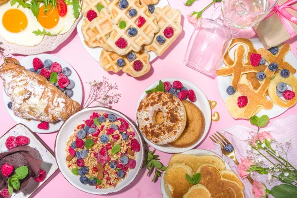 Valentinstag Brunch Menü Hintergrund Mit Verschiedenen Frühstücks Und Mittagsgerichten Waffeln — Stockfoto