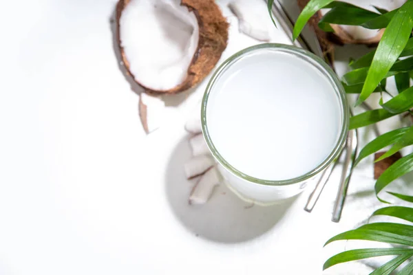 Bebida Natural Orgánica Fría Verano Agua Coco Fresca Vaso Sobre — Foto de Stock