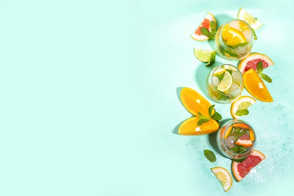 Sommaren Friska Cocktails Mocktails Set Med Olika Citrus Lemonader Mojito — Stockfoto