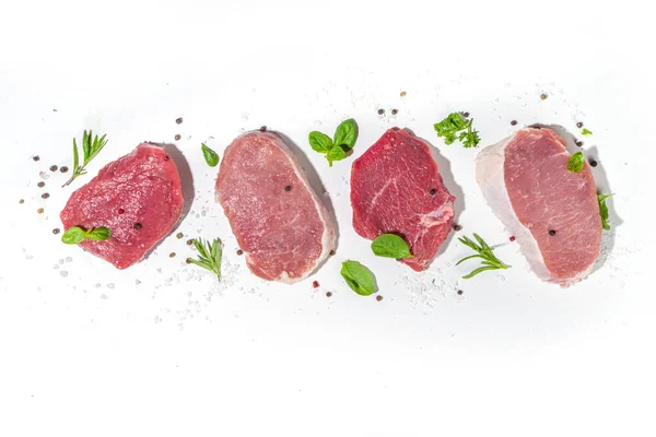 Diverse Stukken Rood Vlees Rauw Varkensvlees Lamsvlees Rundersteaks Geportioneerd Vleesfilet — Stockfoto