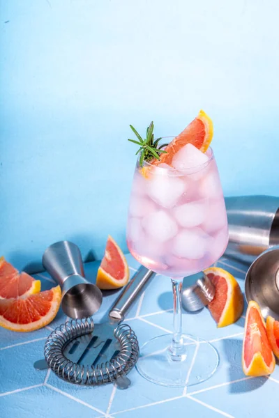 Zomer Alcohol Verfrissend Drankje Met Grapefruit Rozemarijn Grapefruit Margarita Mimosa — Stockfoto