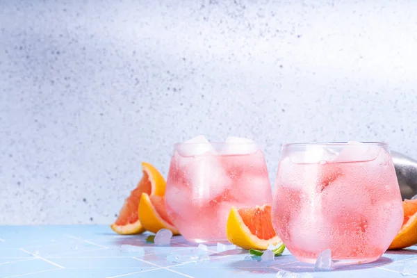 Refreshing Cold Infused Citrus Water Detox Iced Drink Grapefruit Slices — Photo