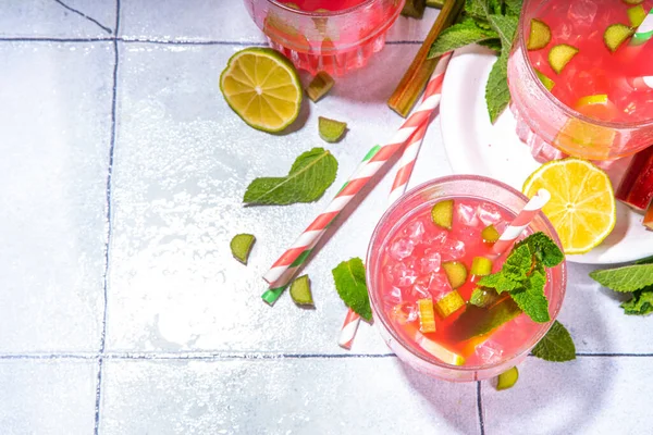 Refreshing Homemade Pink Rhubarb Lemonade Cold Summer Drink Raw Rhubarb — Stock Photo, Image