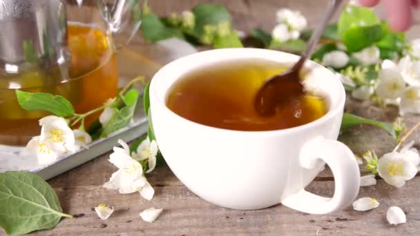 Τσάι Βότανα Γιασεμί Πράσινο Τσάι Γιασεμί Γυάλινο Τσαγιέρα Και Λευκό — Αρχείο Βίντεο