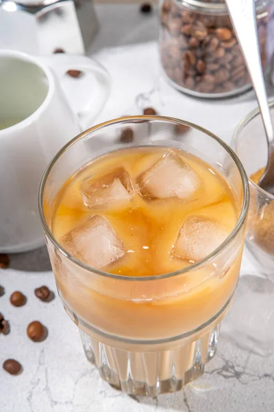 Zelfgemaakte Iced Latte Koffie Met Melk Gegoten Iced Koffie Espresso — Stockfoto