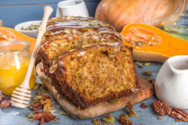 Gluten Free Pumpkin Bread Loaf Pumpkin Seeds Pecan Blue Home — 图库照片