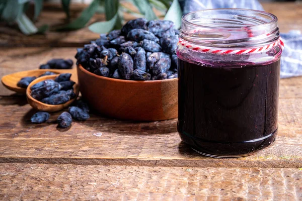 Pequeño Frasco Vidrio Con Mermelada Bayas Caseras Haskap Sobre Fondo — Foto de Stock