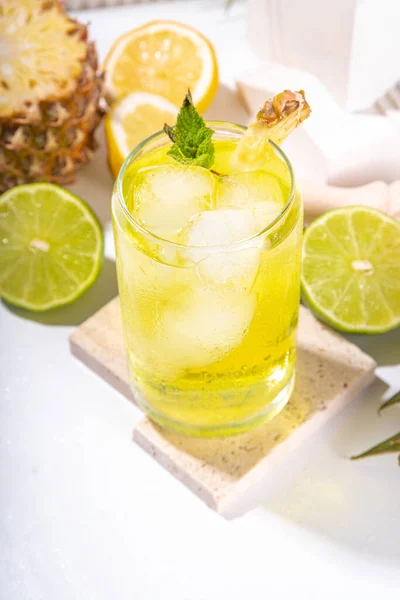 Cold Summer Tropical Drink Crushed Ice Lime Mint Sweet Pineapple — 스톡 사진