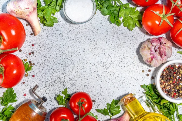 재료를 요리하는 토마토 올리브 공간을 바라본다 건강에 식품을 — 스톡 사진