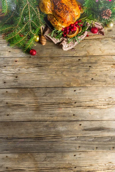 Tradicional Navidad Acción Gracias Asado Pollo Entero Con Fruta Romero — Foto de Stock