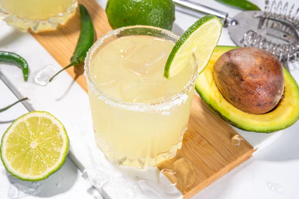 Clásico Refrescante Cóctel Alcohólico Dulce Agrio Bebida Aguacate Margarita Limón — Foto de Stock