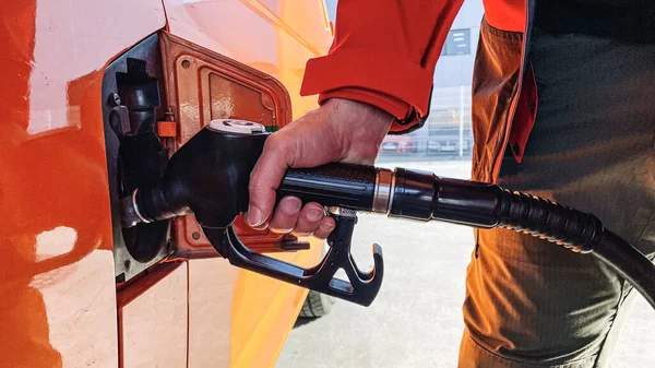Man Hand Filling Tank His Vehicle Gas Station Hose — Stock Photo, Image