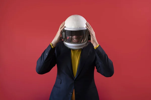 Astronot Kasklı Bir Adamı — Stok fotoğraf