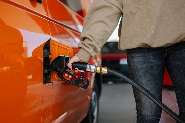 Woman Hand Filling Tank Her Vehicle Hose Gas Station — Stock Photo, Image