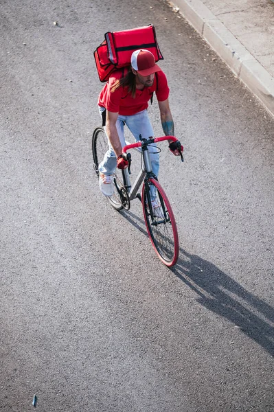 Homem Que Trabalha Entregando Comida Por Correio Alta Velocidade Pela — Fotografia de Stock