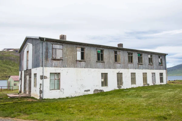 Vecchia Fabbrica Aringhe Eyri Ingolfsfjordur Strandir Nella Campagna Islandese — Foto Stock