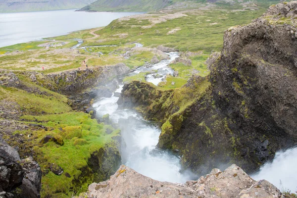 Θέα Πάνω Από Τους Καταρράκτες Του Ποταμού Dynjandi Στο Arnarfjordur — Φωτογραφία Αρχείου