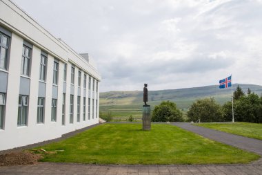 Batı İzlanda 'da Borgarfjordur kırsalındaki Reykholt' un eski okulu.
