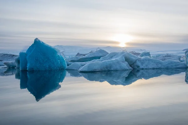 Laguna Del Ghiacciaio Jokulsarlon Nel Sud Dell Islanda Una Soleggiata — Foto Stock