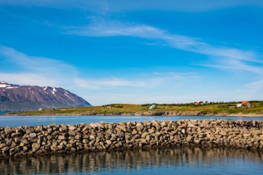 Kuzey İzlanda 'daki Hrisey köyünde yaz günü