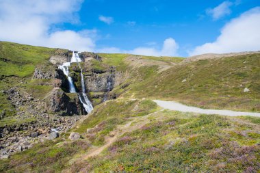 Jokuldalur kuzeydoğu İzlanda'daki Rjukandafoss şelale