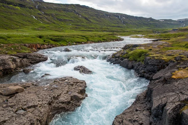 Fiume Fjardara Nel Fiordo Seydisfjordur Nell Islanda Orientale — Foto Stock
