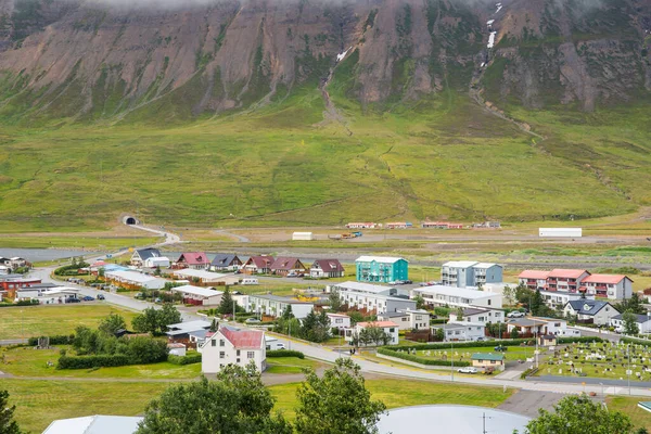 Pohled Město Olafsfjordur Severu Islandu — Stock fotografie