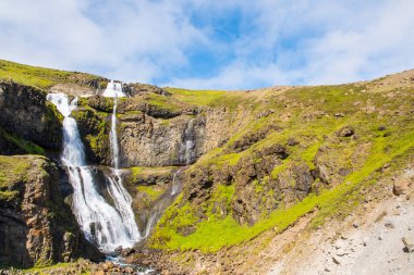 Jokuldalur kuzeydoğu İzlanda'daki Rjukandafoss şelale
