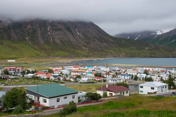 Pohled Město Olafsfjordur Severu Islandu — Stock fotografie