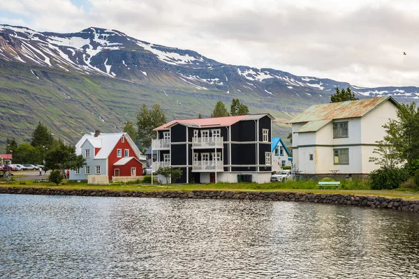 Stad Syedisfjordur Oost Ijsland Een Zomerdag — Stockfoto