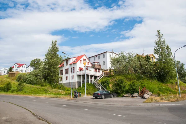 Kuzey İzlanda 'daki Husavik kasabasına bakın