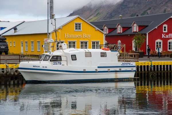 Siglufjordur Islande Août 2021 Bateaux Dans Port Siglufjordur Avec Restaurants — Photo