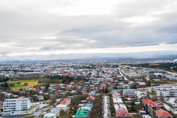 İzlanda 'nın başkenti Reykjavik' e bakın.