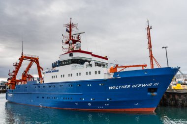 Reykjavik, İzlanda - 23 Ekim. 2021: Denizcilik araştırma gemisi Walther Herwig III limanda