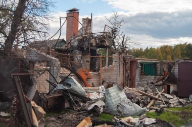 Donetsk bölgesi, Ukrayna 14 Ekim 2022: Won. Yerleşim binaları rashist bombardımanına tutuldu.