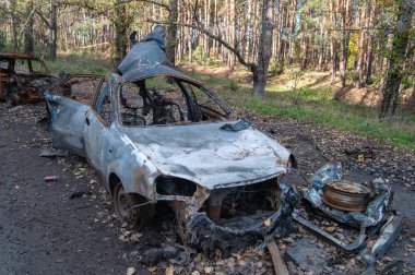 Donetsk bölgesi; 14 Ekim 2022: Savaş. Rashist mermilerinden arınmış özel bir araba..