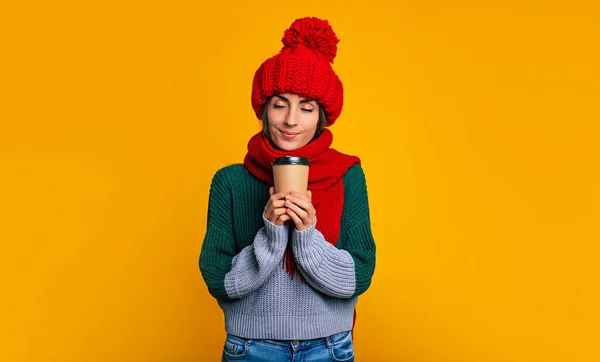 Warm Tea Close Portrait Beautiful Confident Woman Hat Scarf While — Stockfoto