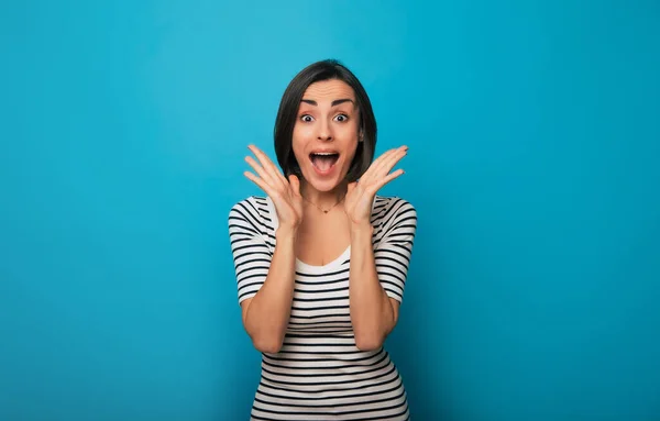 Close Foto Uma Jovem Bonita Animado Feliz Quando Ela Gritando — Fotografia de Stock