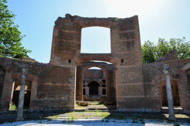 Villa Adriana (Tivoli, Italy) - Edificio con tre esedre (The three exedro building)
