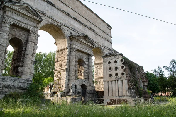 Roma Daki Antik Kalıntılar Talya Porta Maggiore — Stok fotoğraf