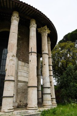 Roma (İtalya) - Forum Boario 'daki Tempio di Ercole Vprovoore (Hercules Victor Tapınağı), Piazza Bocca della Verit (Gerçeğin Ağzı))