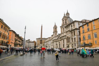  Yağmurda Navona Meydanı, Domitian Stadyumu, Roma, İtalya