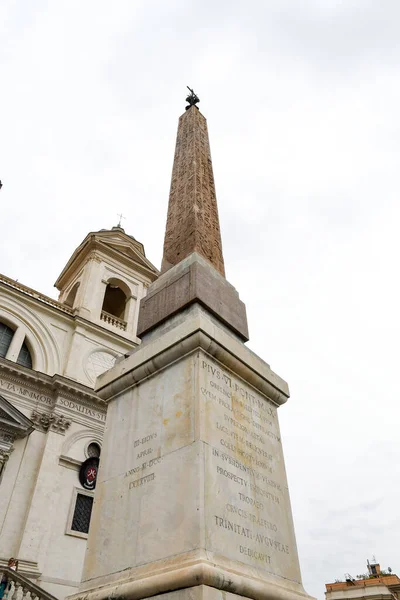 Ókori Romok Rómában Olaszország Obeliszk Obelisco Sallustiano Templom Trinit Dei — Stock Fotó